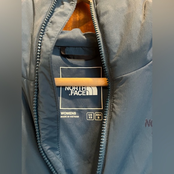 The North Face Puffer Jacket - Picture 4 of 5